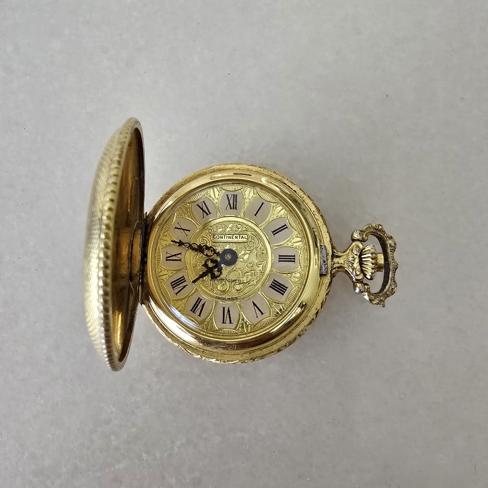 Elegant Gold Pocket Watch